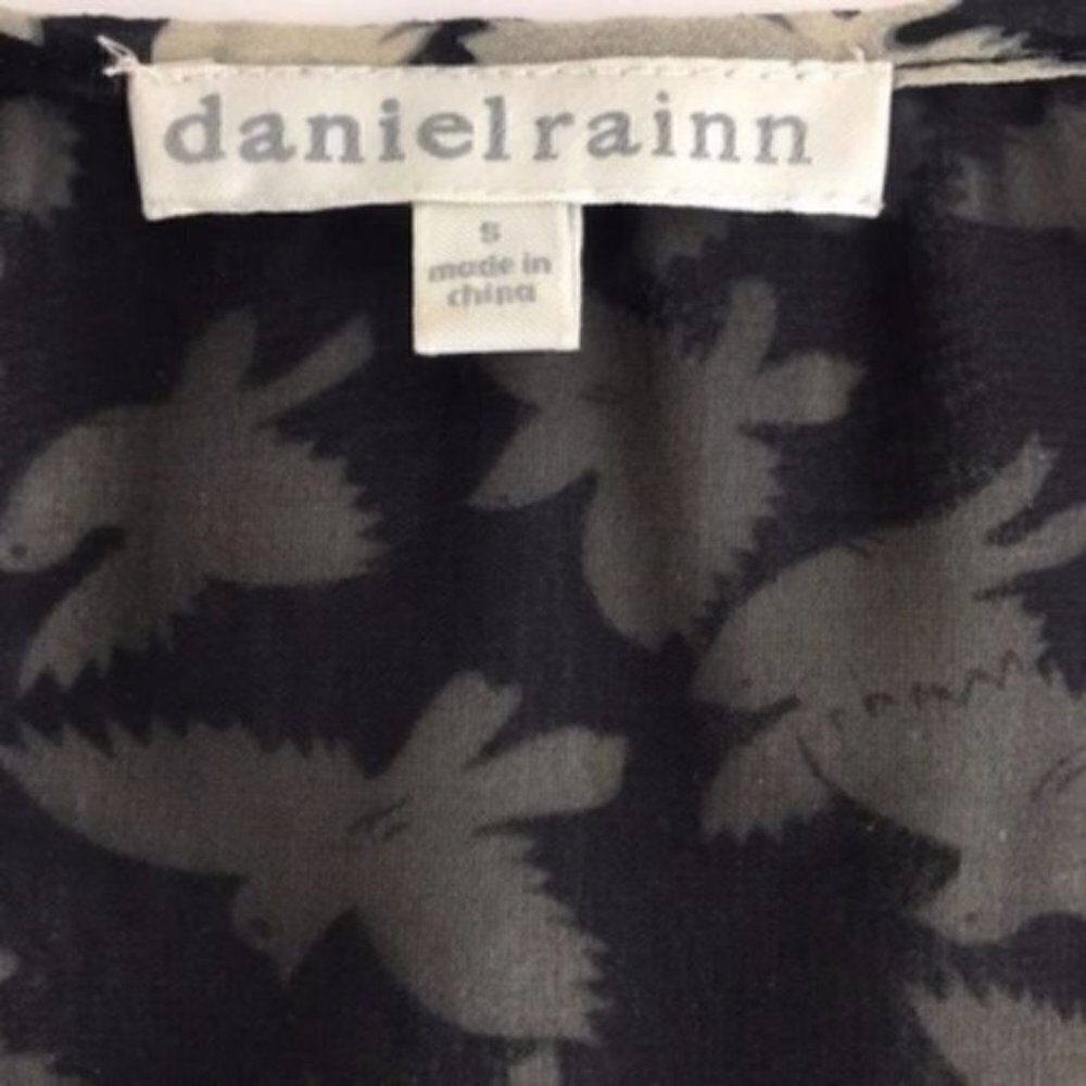 Daniel Rainn swirling birds Blouse top size small Style#10803 - Picture 7 of 8